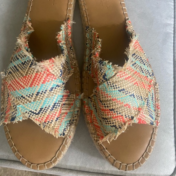 Universal Thread Multicolor Sandals - Picture 3 of 6